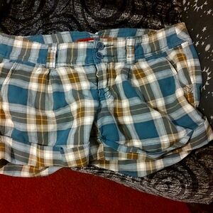 Size 3 Hollister shorts plaid